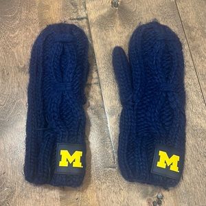 Woven University of Michigan Mittens